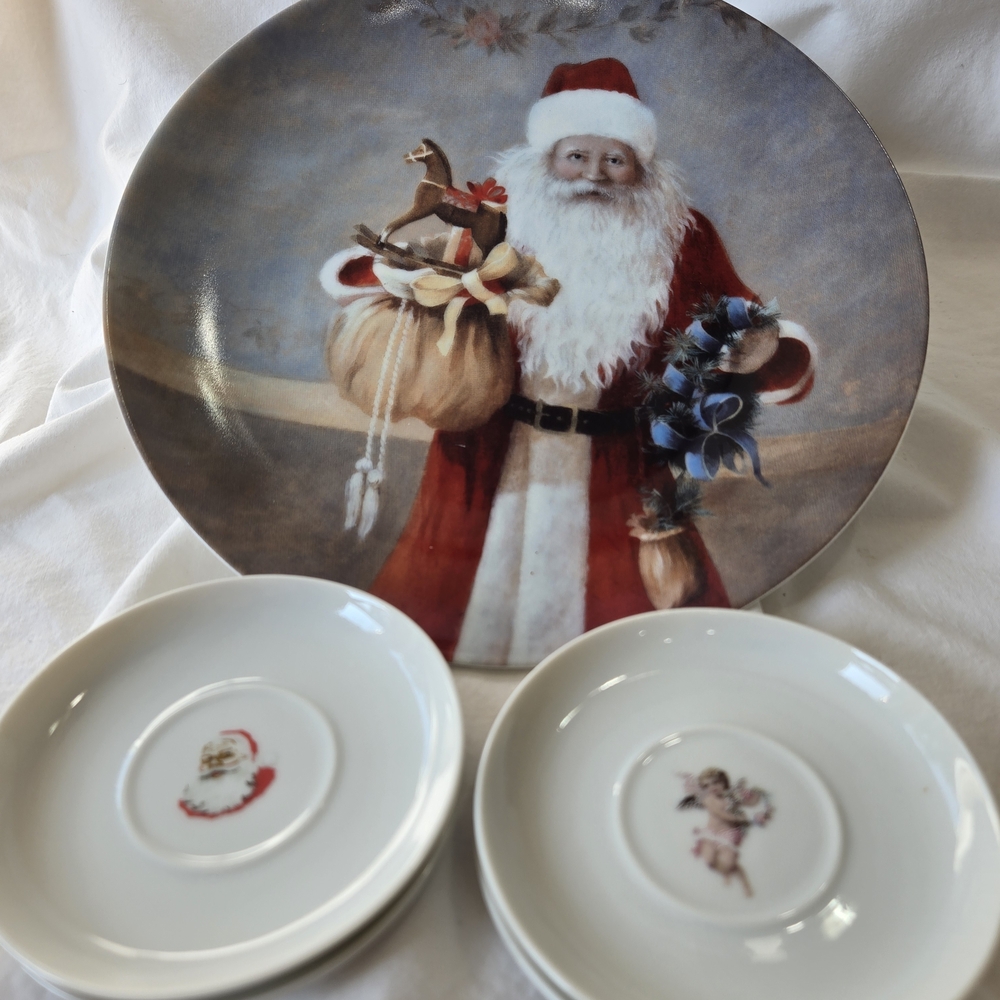 Santa Claus Decorative Plate Set